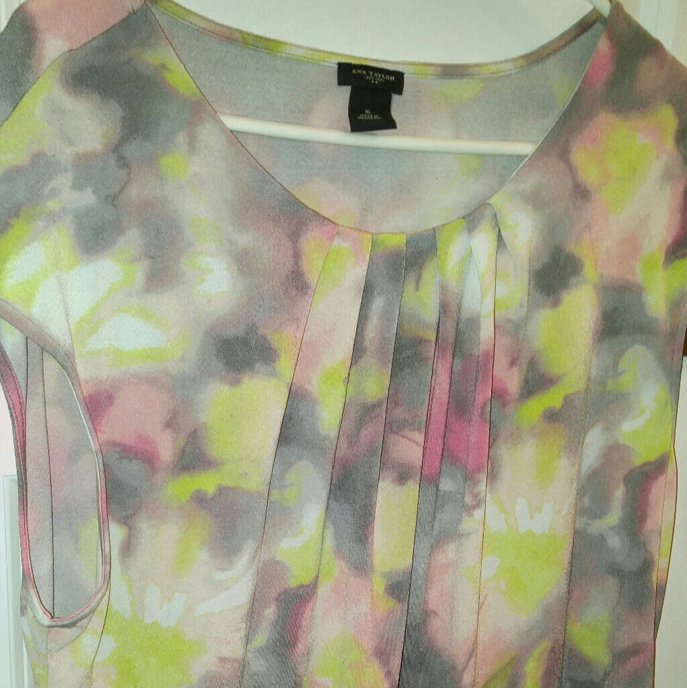 Pleated neckline Multi color cap sleeve